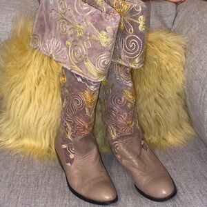 Zeyzani Custom Embroidered Leather Boots